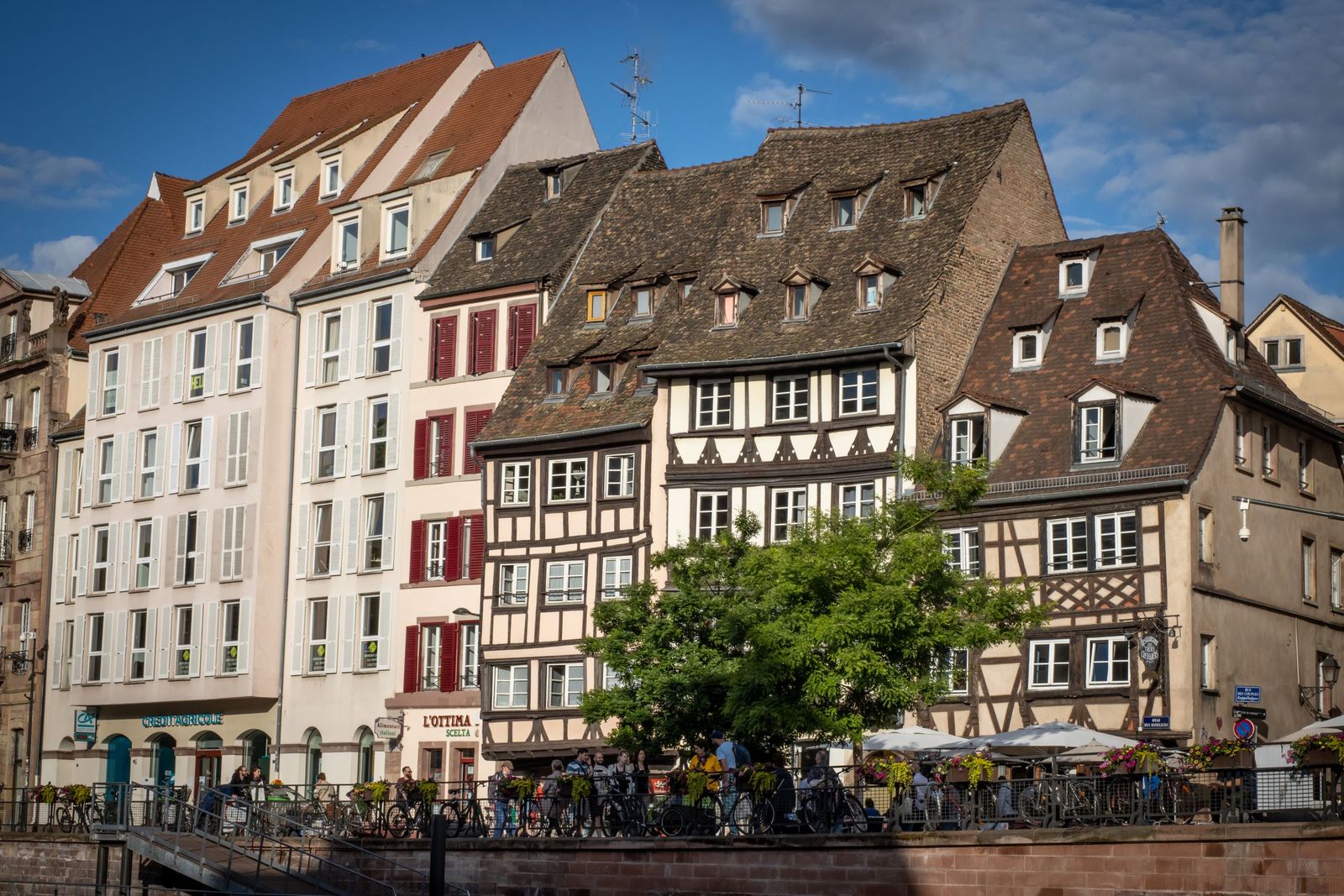 Maisons à colombages de la Petite France à Strasbourg, au bord de l'Ill